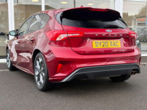2020 Ford Focus 1.0t Ecoboost St-Line Euro 6 (s/s) 5dr in Red — image 2