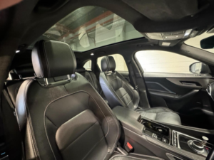 2020 Jaguar F-Pace 2.0 D180 Chequered Flag Auto AWD Euro 6 (s/s) 5dr in Black — image 4
