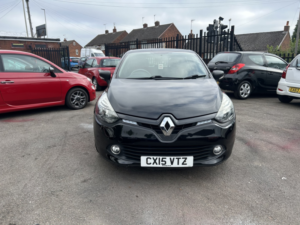 2015 Renault Clio 1.5 Expression+ Dci 90 Stop & Start in Black — image 2