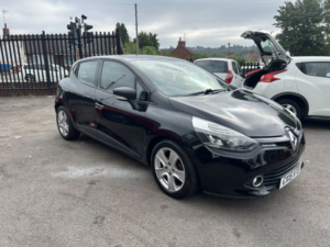 2015 Renault Clio 1.5 Expression+ Dci 90 Stop & Start in Black — image 6