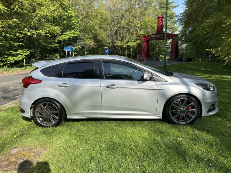 2017 Ford Focus 2.0 Tdci St-3 in Silver — image 1