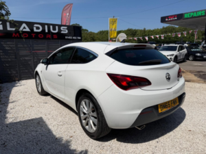 2016 Vauxhall Astra Gtc 1.4i Turbo Sri Euro 6 (s/s) 3dr in White — image 4