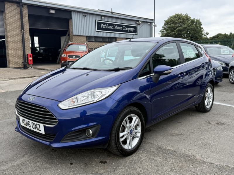 2016 Ford Fiesta 1.3 Zetec in Blue — image 1