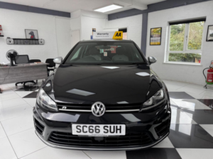 2017 Volkswagen Golf 2.0 Tsi Bluemotion Tech R 4motion Euro 6 (s/s) 3dr in Black — image 2
