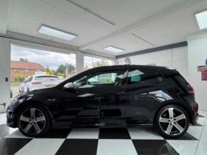 2017 Volkswagen Golf 2.0 Tsi Bluemotion Tech R 4motion Euro 6 (s/s) 3dr in Black — image 6