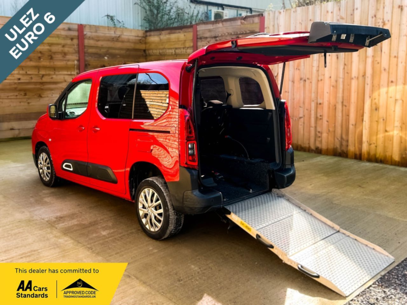 2019 Citroen Berlingo 3 SEAT Wheelchair Accessible Disabled Access Vehicle Wav in Red — image 1