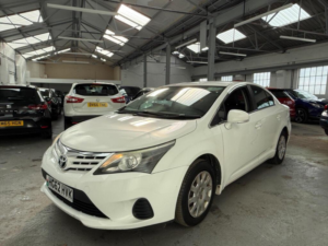 2012 Toyota Avensis 2.0 D-4d T2 Euro 5 4dr in White — image 3