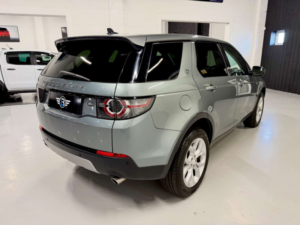 2015 Land Rover Discovery Sport 2.2 Sd4 Hse SUV 5dr Diesel Auto 4WD Euro 5 (s/s) (190 Ps) in Grey — image 2