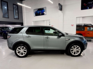 2015 Land Rover Discovery Sport 2.2 Sd4 Hse SUV 5dr Diesel Auto 4WD Euro 5 (s/s) (190 Ps) in Grey — image 5