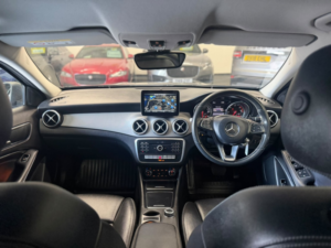 2017 Mercedes-Benz Gla 2.1 Gla200d Sport in Grey — image 2