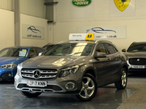 2017 Mercedes-Benz Gla 2.1 Gla200d Sport in Grey — image 4
