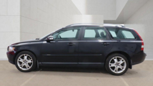 2006 Volvo V50 2.0d Se 5dr in Black — image 4