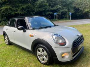 2017 MINI Hatch 1.5 5-Door Hatch Cooper D in Silver — image 2