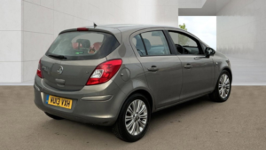 2013 Vauxhall Corsa 1.4 16v Se Hatchback 5dr Petrol Manual Wide Ratio Euro 5 (100 Ps) in Brown — image 4