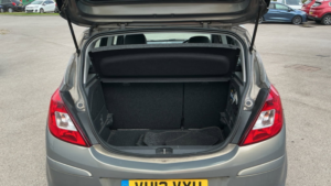 2013 Vauxhall Corsa 1.4 16v Se Hatchback 5dr Petrol Manual Wide Ratio Euro 5 (100 Ps) in Brown — image 5