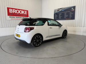 2014 Citroen Ds3 1.6 E-Hdi Airdream Dsport Plus Euro 5 (s/s) 3dr in White — image 4