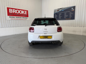 2014 Citroen Ds3 1.6 E-Hdi Airdream Dsport Plus Euro 5 (s/s) 3dr in White — image 5