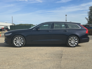2017 Volvo V90 2.0 Momentum D5 Powerpulse AWD in Blue — image 4