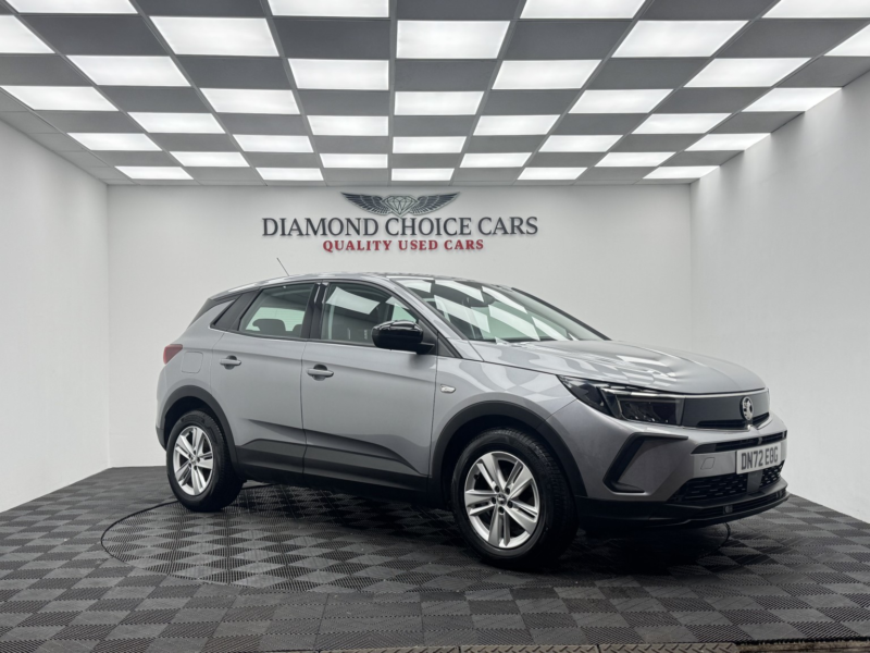 2022 Vauxhall Grandland 1.2 New Grandland Design 1.2 130ps 6 Speed Manual in Grey — image 1