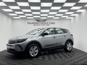 2022 Vauxhall Grandland 1.2 New Grandland Design 1.2 130ps 6 Speed Manual in Grey — image 3