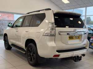 2017 Toyota Land Cruiser 2.8d Invincible X Auto 4WD Euro 6 5dr (7 Seats) in White — image 2