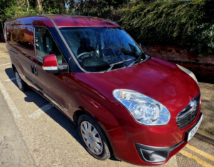 2016 Vauxhall Combo 1.6 Cdti 2300 16v Sportive in Red — image 4