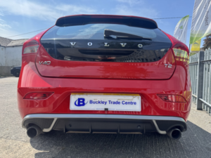 2014 Volvo V40 1.6 T2 R-Design in Red — image 4