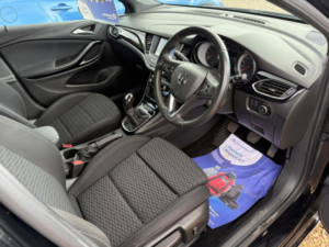 2019 Vauxhall Astra 1.4i Turbo Sri Vx Line Nav Euro 6 (s/s) 5dr in Black — image 4