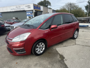 2012 Citroen C4 Picasso 1.6 Hdi Vtr+ in Red — image 5