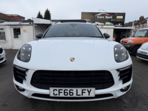 2016 Porsche Macan 2.0 T in White — image 3