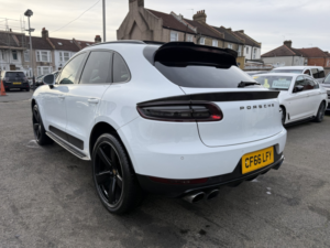 2016 Porsche Macan 2.0 T in White — image 4