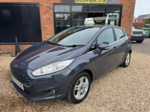 2013 Ford Fiesta 1.5 Tdci Zetec Euro 5 5dr in Grey — image 2