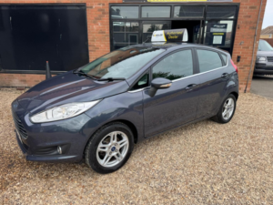 2013 Ford Fiesta 1.5 Tdci Zetec Euro 5 5dr in Grey — image 3
