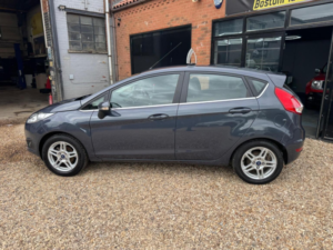 2013 Ford Fiesta 1.5 Tdci Zetec Euro 5 5dr in Grey — image 6