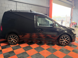 2017 Volkswagen Caddy 2.0 Tdi C20 Bluemotion Tech Black Edition Panel Van 5dr Diesel Manual Swb Euro 6 (s/s) (102 Ps) in Black — image 5