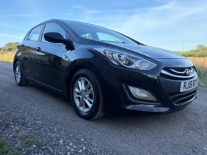 2015 Hyundai I30 1.6 Crdi Blue Drive Active Euro 5 (s/s) 5dr in Black — image 3