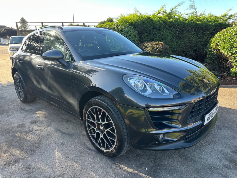 2016 Porsche Macan 3.0 Td V6 S in Grey — image 1