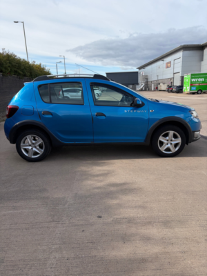 2014 Dacia Sandero Stepway 0.9 Tce Ambiance Hatchback 5dr Petrol Manual Euro 5 (90 Ps) in Blue — image 6