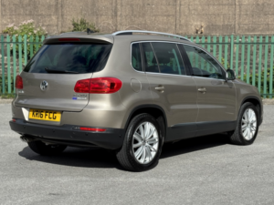 2016 Volkswagen Tiguan 2.0 Tdi Bluemotion Tech Match Edition in Beige — image 4