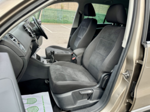 2016 Volkswagen Tiguan 2.0 Tdi Bluemotion Tech Match Edition in Beige — image 6
