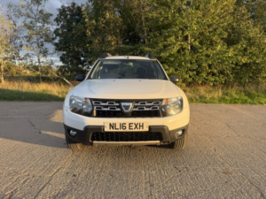 2016 Dacia Duster 1.5 Laureate Dci 110 4x2 in White — image 4