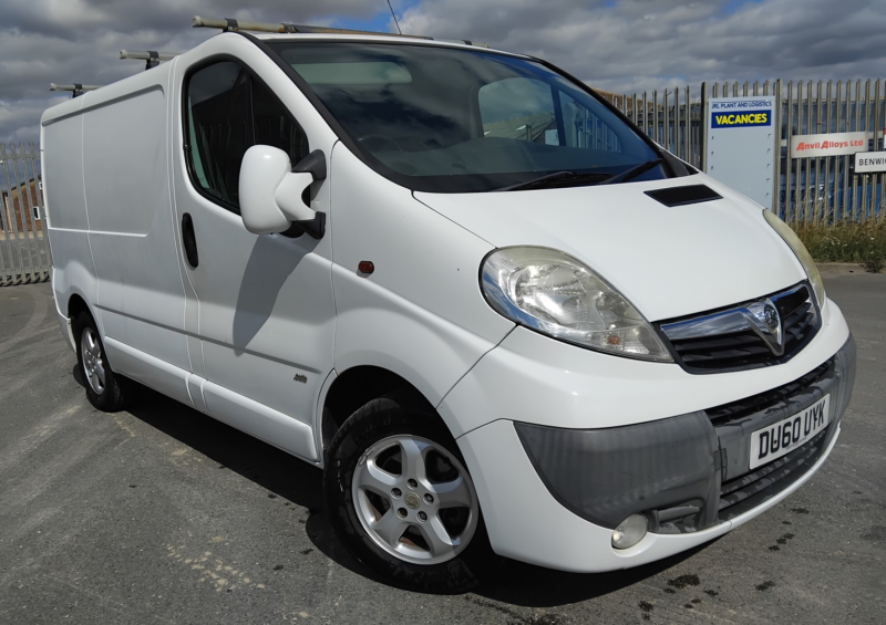 2010 Vauxhall Vivaro 2.0 Cdti Sportive in White — image 1