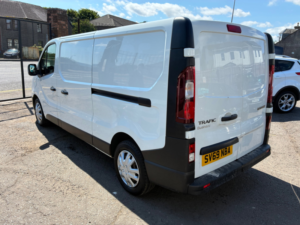 2019 Renault Trafic 2.0 Dci Energy 30 Business Panel Van 5dr Diesel Manual Lwb Standard Roof Euro 6 (s/s) (120 Ps) in White — image 5