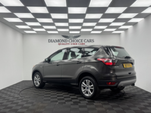 2017 Ford Kuga 1.5 T Ecoboost Zetec in Grey — image 4