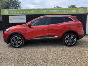 2017 Renault Kadjar 1.2 Dynamique S Nav Tce 130 in Red — image 3