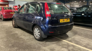 2002 Ford Fiesta 1.6 Ghia 5dr in Blue — image 3