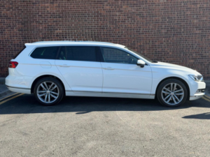 2019 Volkswagen Passat 2.0 Tdi Gt DSG Euro 6 (s/s) 5dr in White — image 4