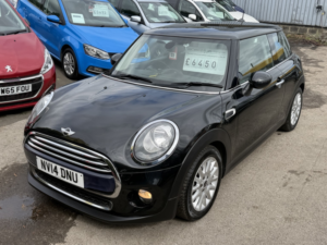 2014 MINI Hatch 1.5 Cooper 3-Door Hatch in Black — image 3
