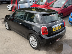 2014 MINI Hatch 1.5 Cooper 3-Door Hatch in Black — image 5