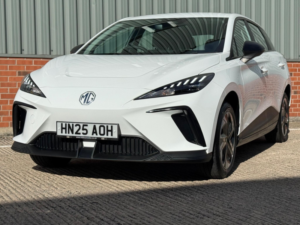 2025 MG Mg4 49kwh Se Auto 5dr in White — image 4